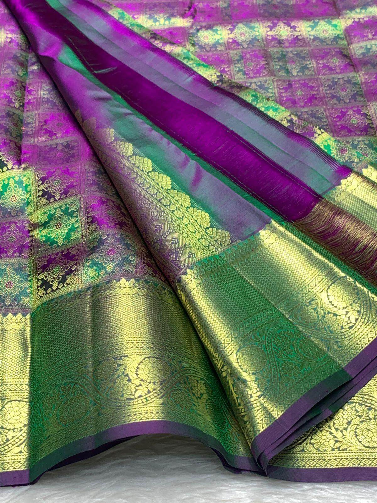 Adorning Green Pure Banarasi Silk Saree With Mellifluous Blouse Piece