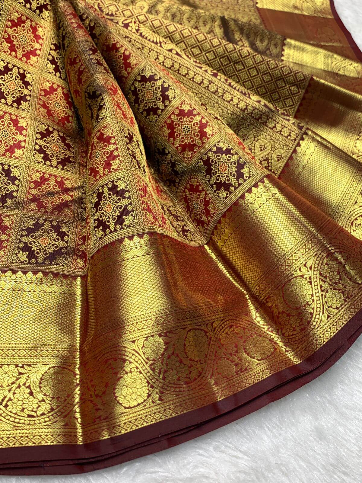 Rhapsody Wine Pure Banarasi Silk Saree With Delectable Blouse Piece