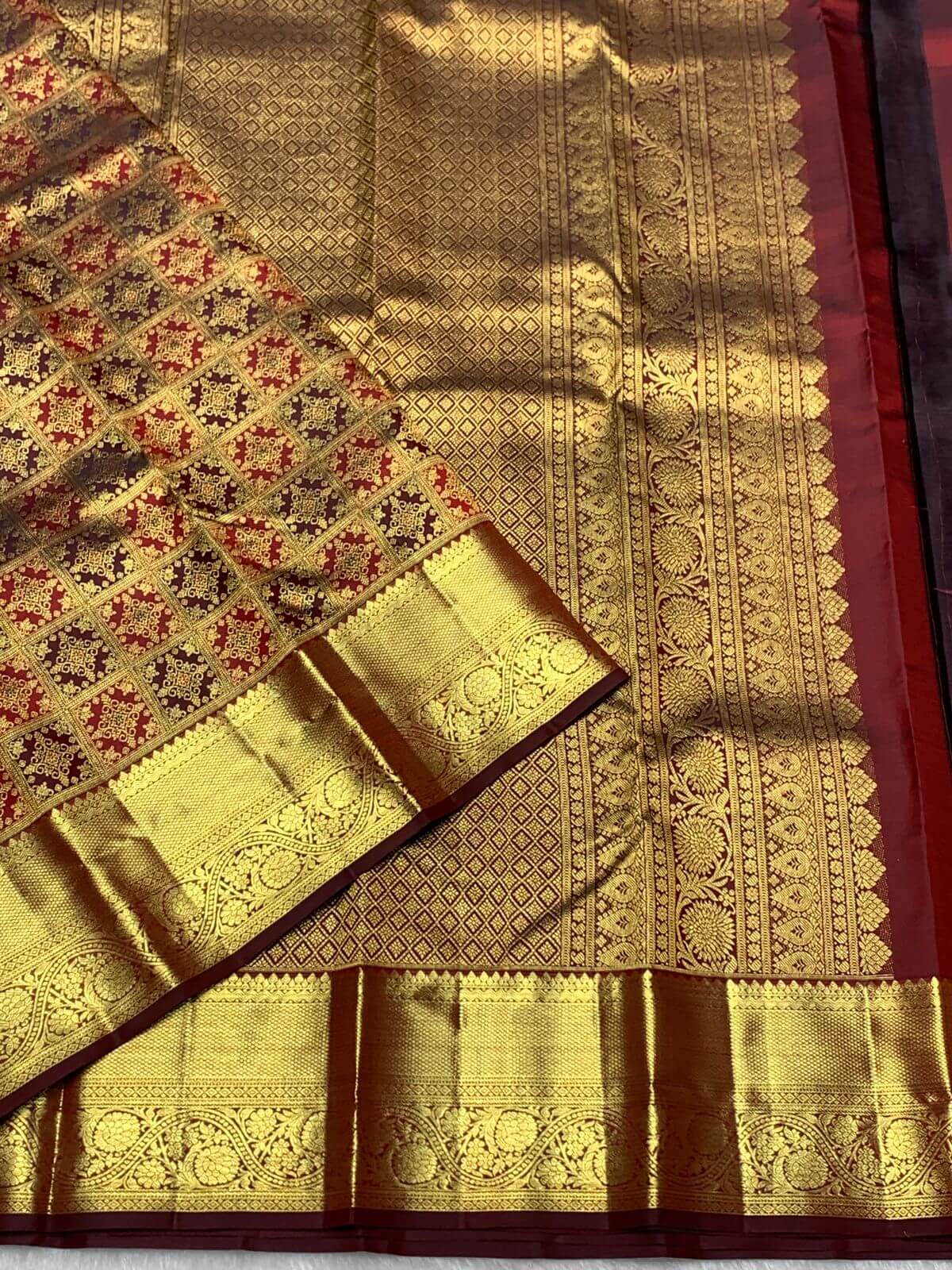 Rhapsody Wine Pure Banarasi Silk Saree With Delectable Blouse Piece