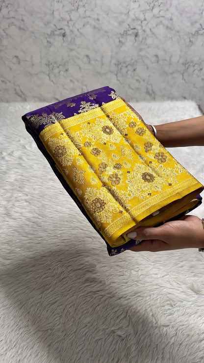 Amiable Purple Pure Banarasi Silk Saree With Assemblage Blouse Piece