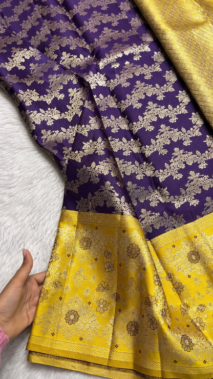 Amiable Purple Pure Banarasi Silk Saree With Assemblage Blouse Piece