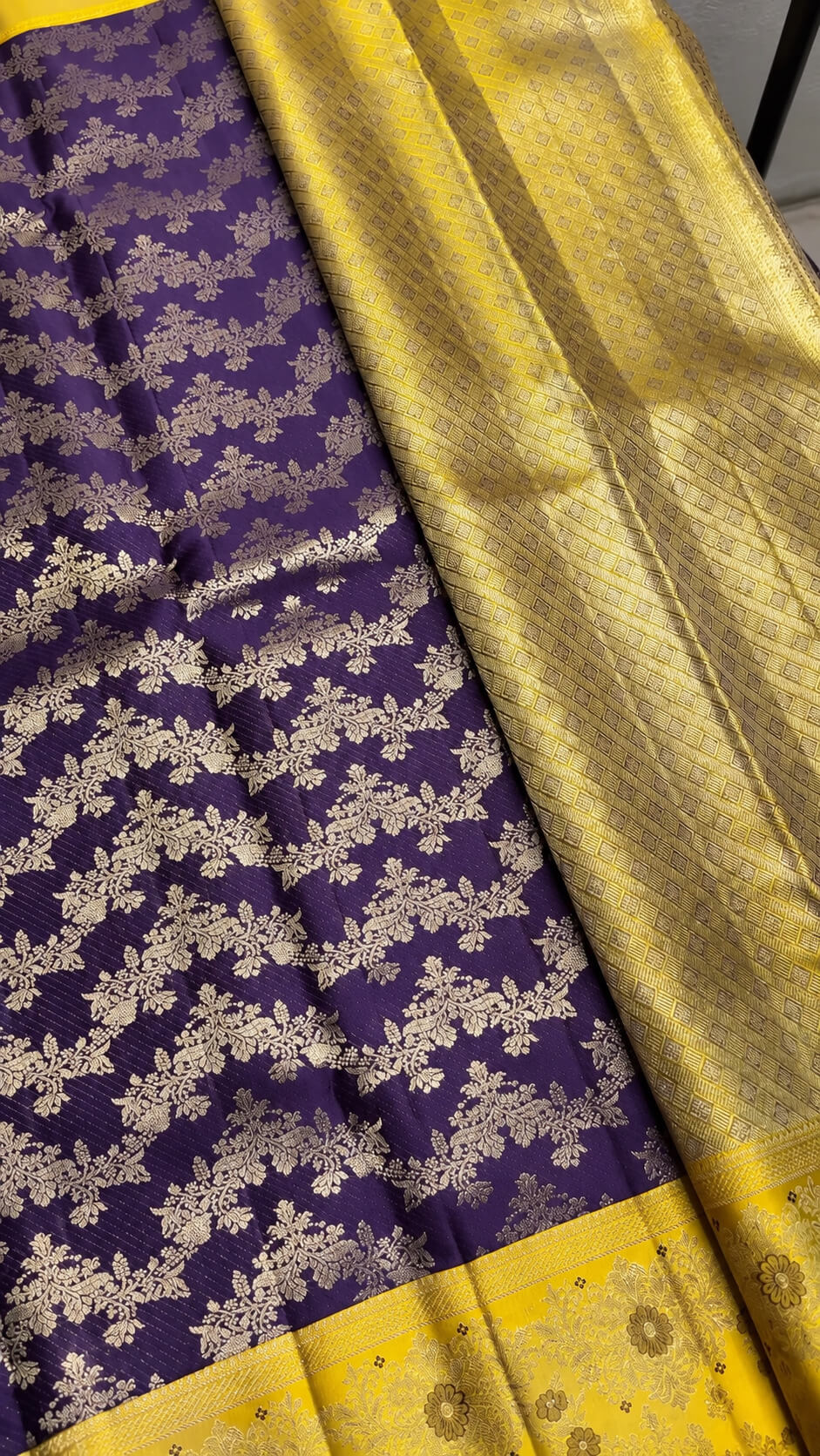 Amiable Purple Pure Banarasi Silk Saree With Assemblage Blouse Piece