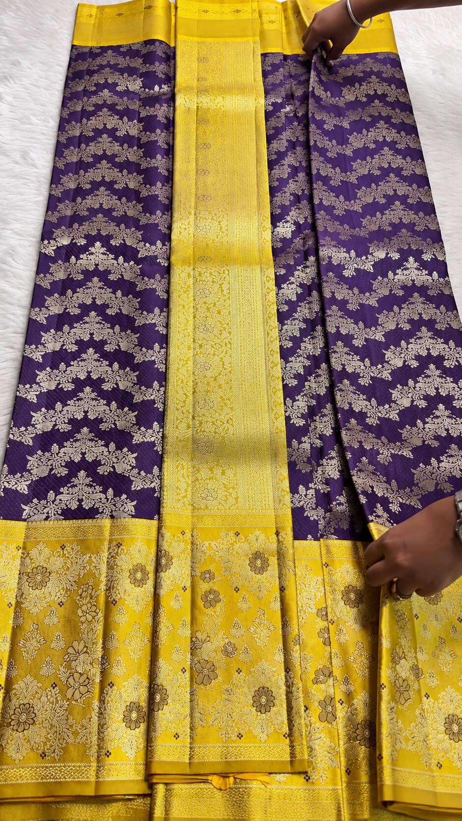 Amiable Purple Pure Banarasi Silk Saree With Assemblage Blouse Piece