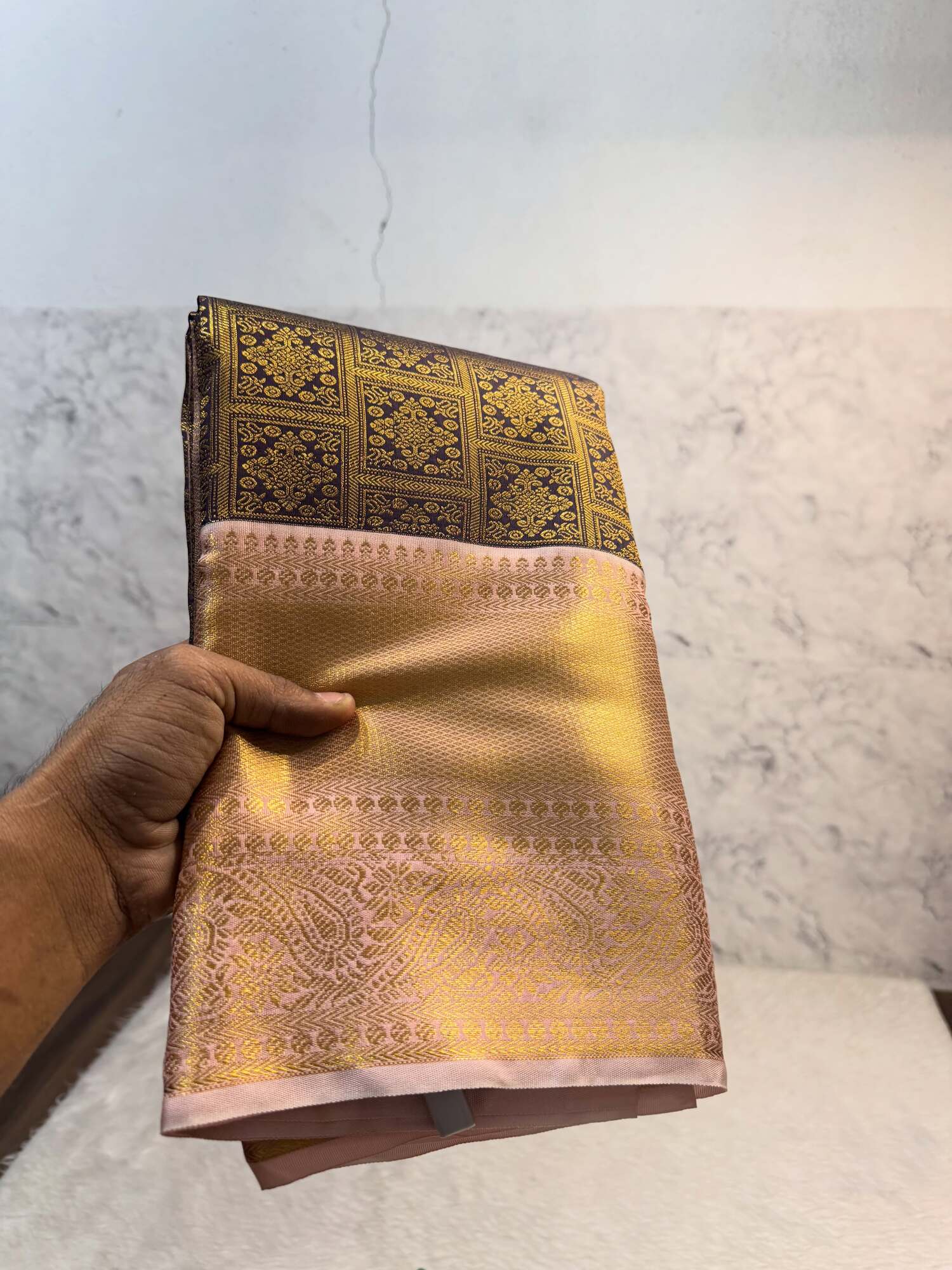 Chatoyant Brown Pure Banarasi Silk Saree With Gratifying Blouse Piece
