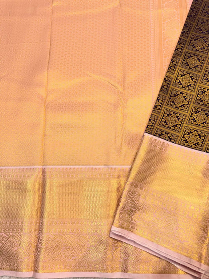 Chatoyant Brown Pure Banarasi Silk Saree With Gratifying Blouse Piece