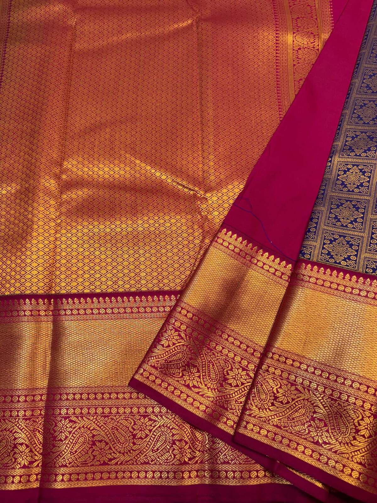 Pretty Navy Blue Pure Banarasi Silk Saree With Zephyr Blouse Piece