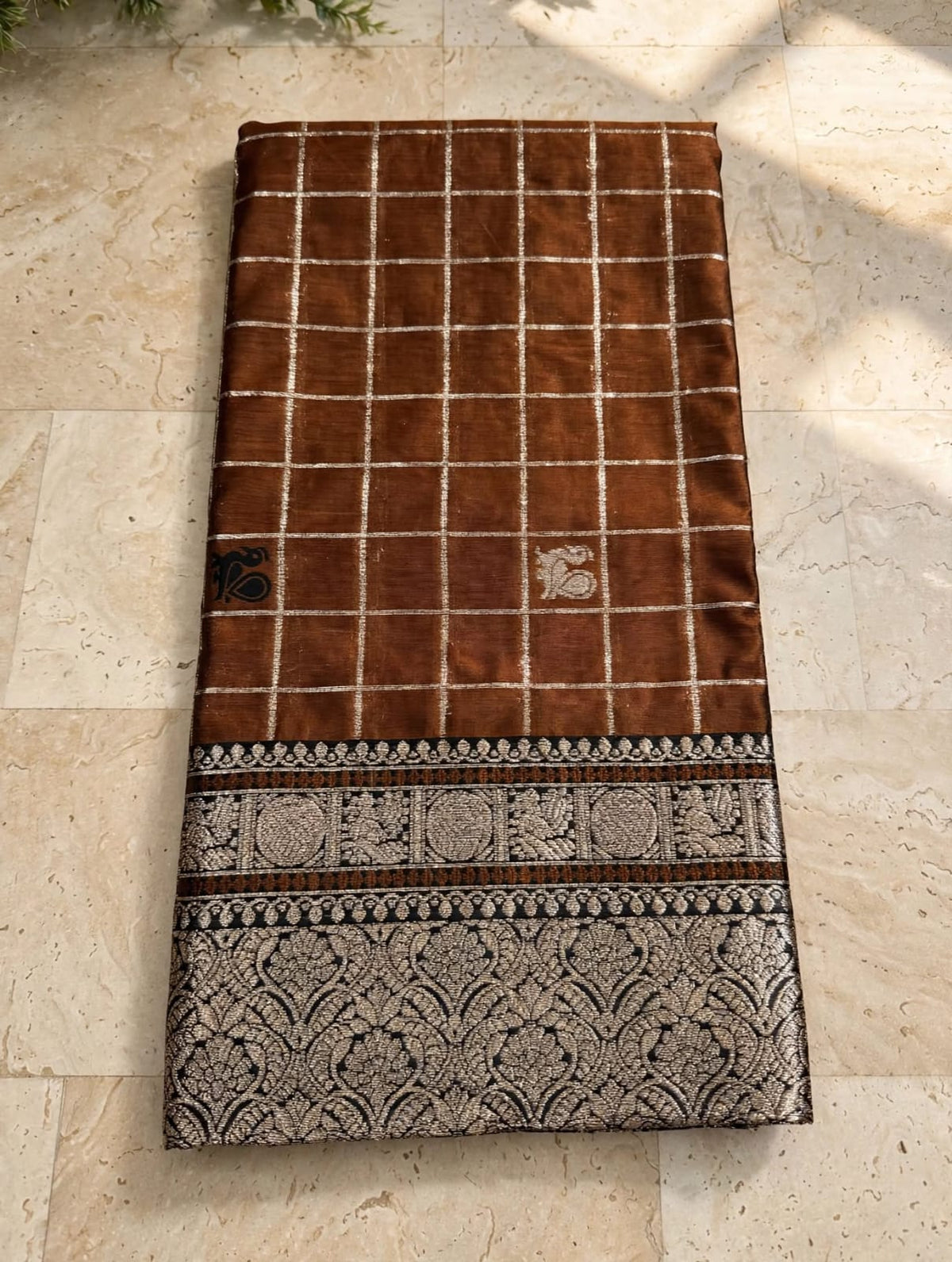 Outstanding Brown Pure Banarasi Silk Saree With Beguiling Blouse Piece