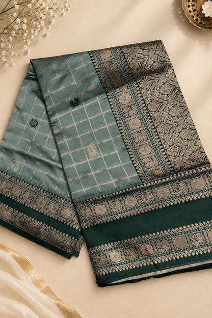 Seraphic Grey Pure Banarasi Silk Saree With Zephyr Blouse Piece