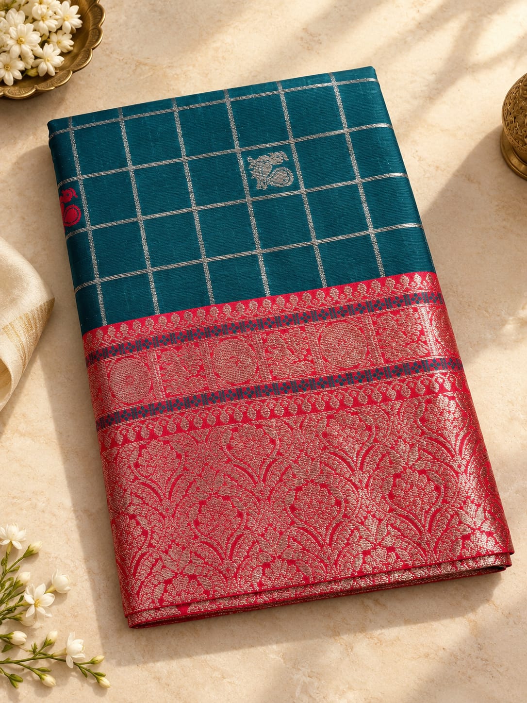 Gorgeous Rama Pure Banarasi Silk Saree With Chatoyant Blouse Piece