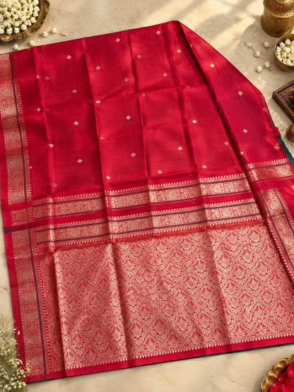 Gorgeous Rama Pure Banarasi Silk Saree With Chatoyant Blouse Piece