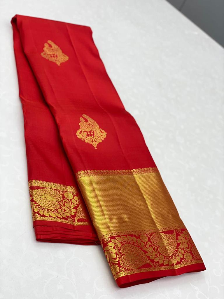 Desirable Red Soft Banarasi Silk Saree With Classic Blouse Piece