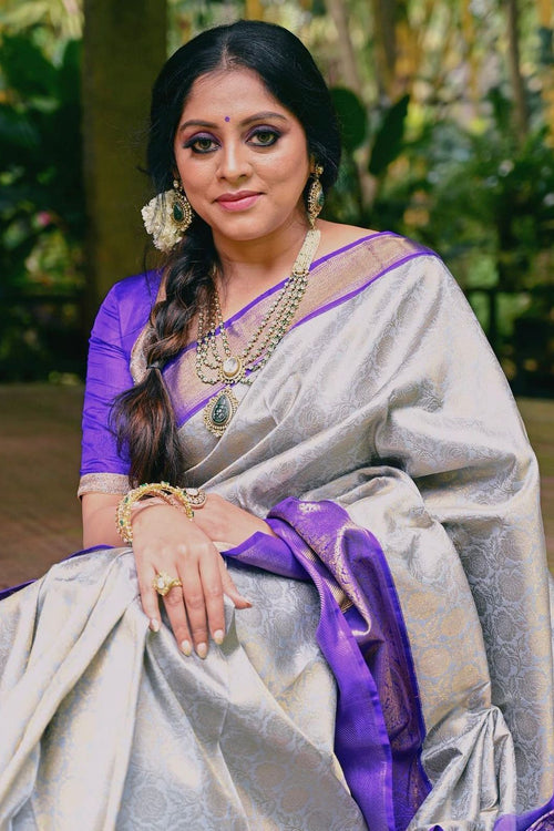 Load image into Gallery viewer, Engaging Grey Soft Silk Saree With Ratatouille Blouse Piece
