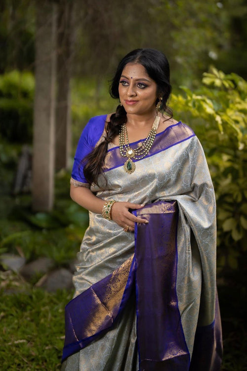 Load image into Gallery viewer, Engaging Grey Soft Silk Saree With Ratatouille Blouse Piece
