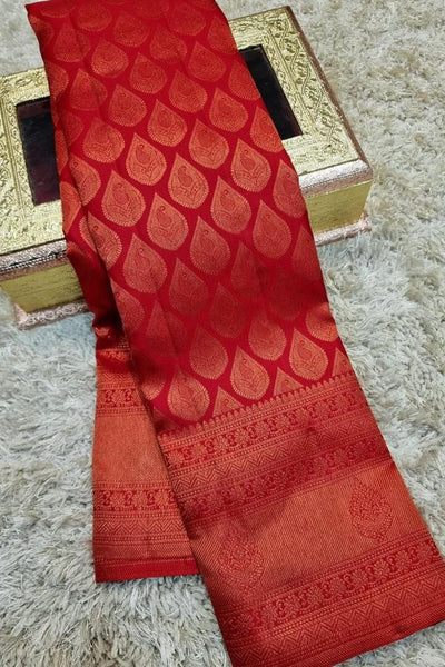 Effervescent Red Kanjivaram Silk Saree with Cynosure Blouse Piece