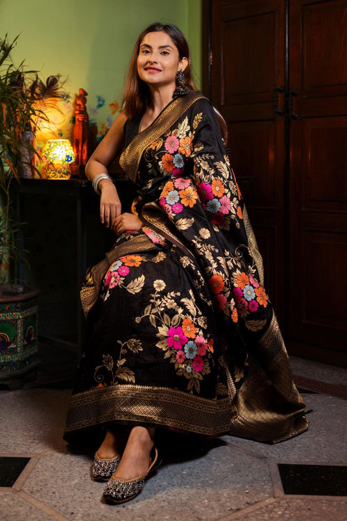 Load image into Gallery viewer, Charming Black Soft Banarasi Silk Saree With Hypnotic Blouse Piece
