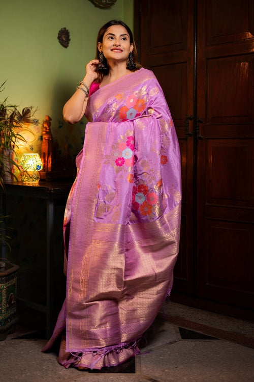 Load image into Gallery viewer, Glorious Lavender Soft Banarasi Silk Saree With Stunner Blouse Piece
