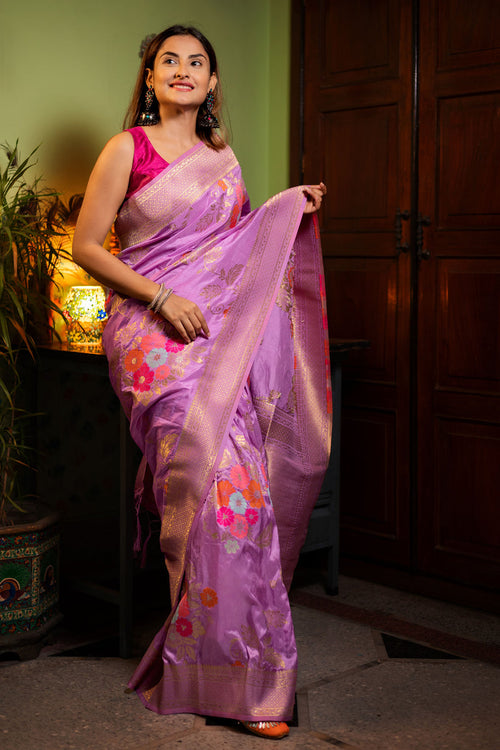 Load image into Gallery viewer, Glorious Lavender Soft Banarasi Silk Saree With Stunner Blouse Piece
