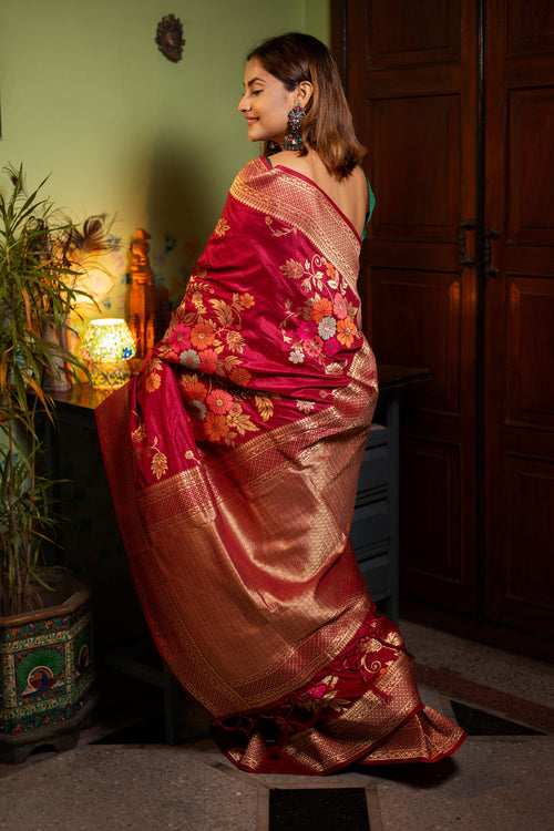 Load image into Gallery viewer, Assemblage Red Soft Banarasi Silk Saree With Dalliance Blouse Piece
