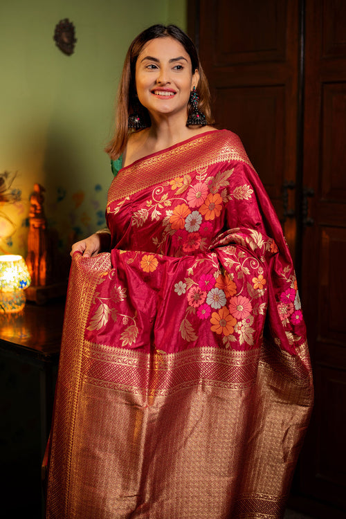 Load image into Gallery viewer, Assemblage Red Soft Banarasi Silk Saree With Dalliance Blouse Piece
