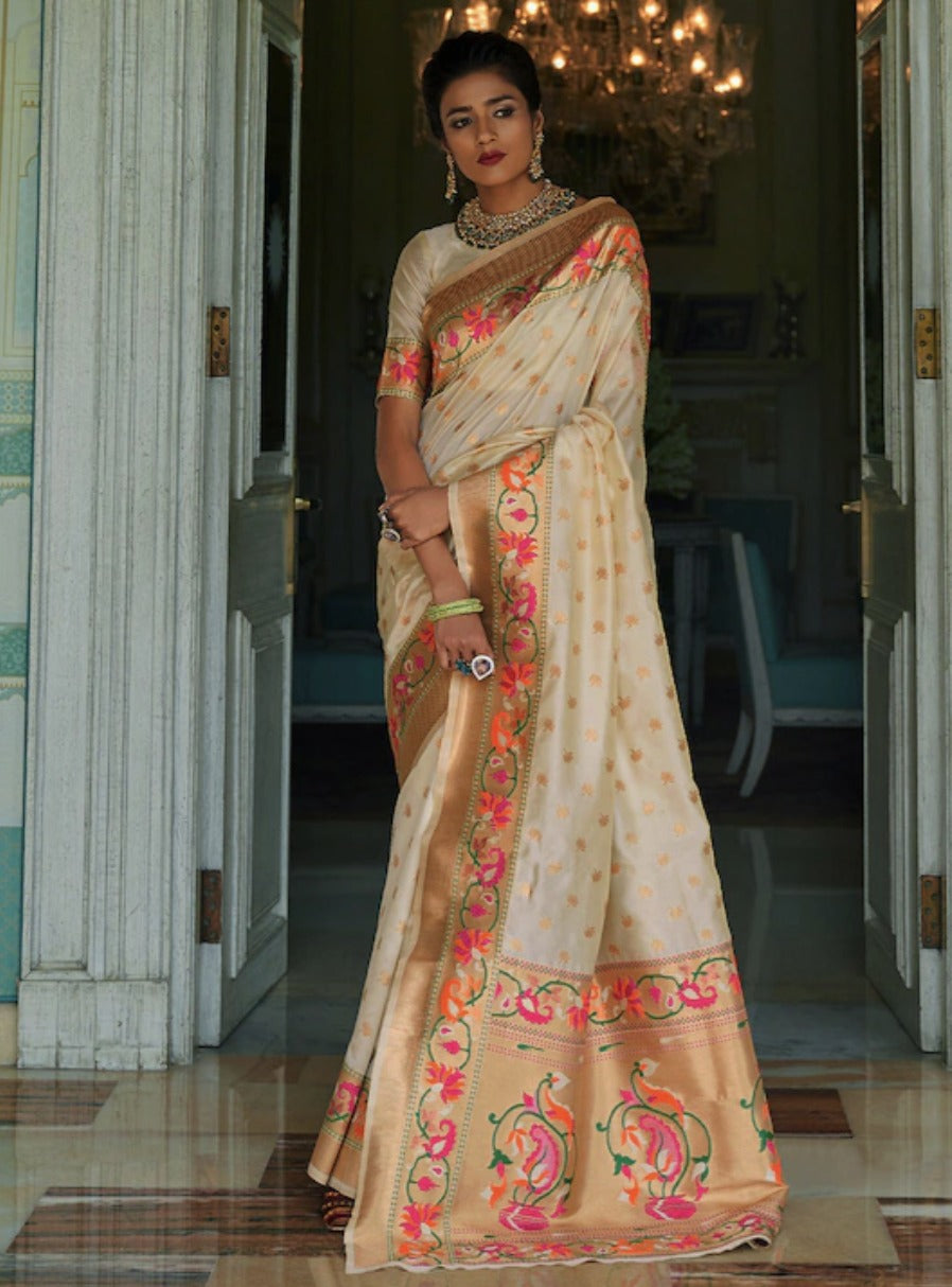 Glorious Off White Paithani Silk Saree With Ethnic Blouse Piece