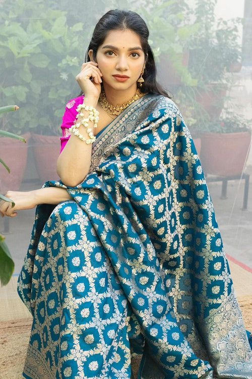 Load image into Gallery viewer, Desuetude Rama Soft Silk Saree With Bewitching Blouse Piece
