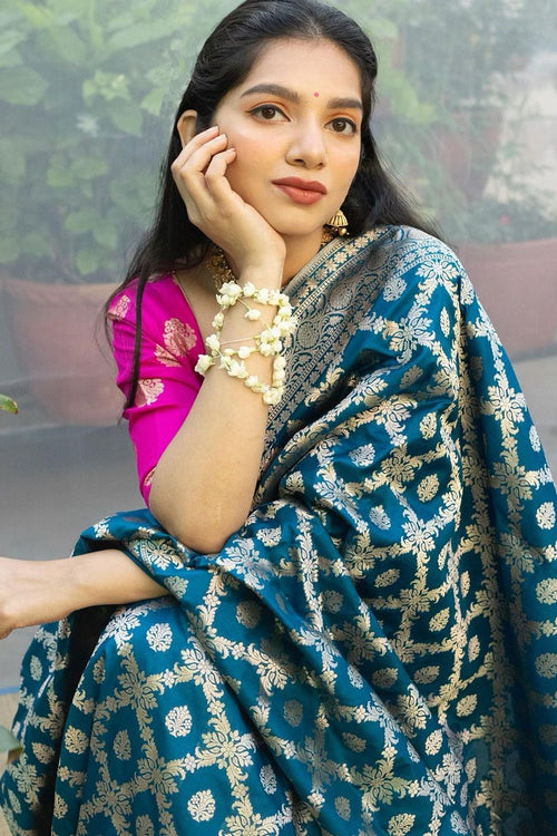 Load image into Gallery viewer, Desuetude Rama Soft Silk Saree With Bewitching Blouse Piece
