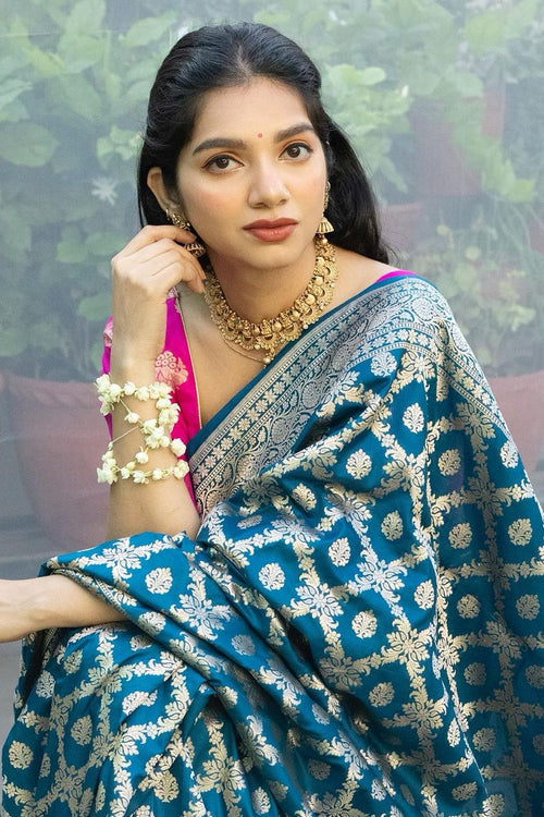 Load image into Gallery viewer, Desuetude Rama Soft Silk Saree With Bewitching Blouse Piece
