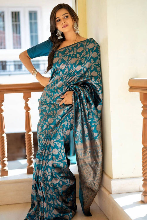 Load image into Gallery viewer, Fragrant Rama Soft Silk Saree With Woebegone Blouse Piece
