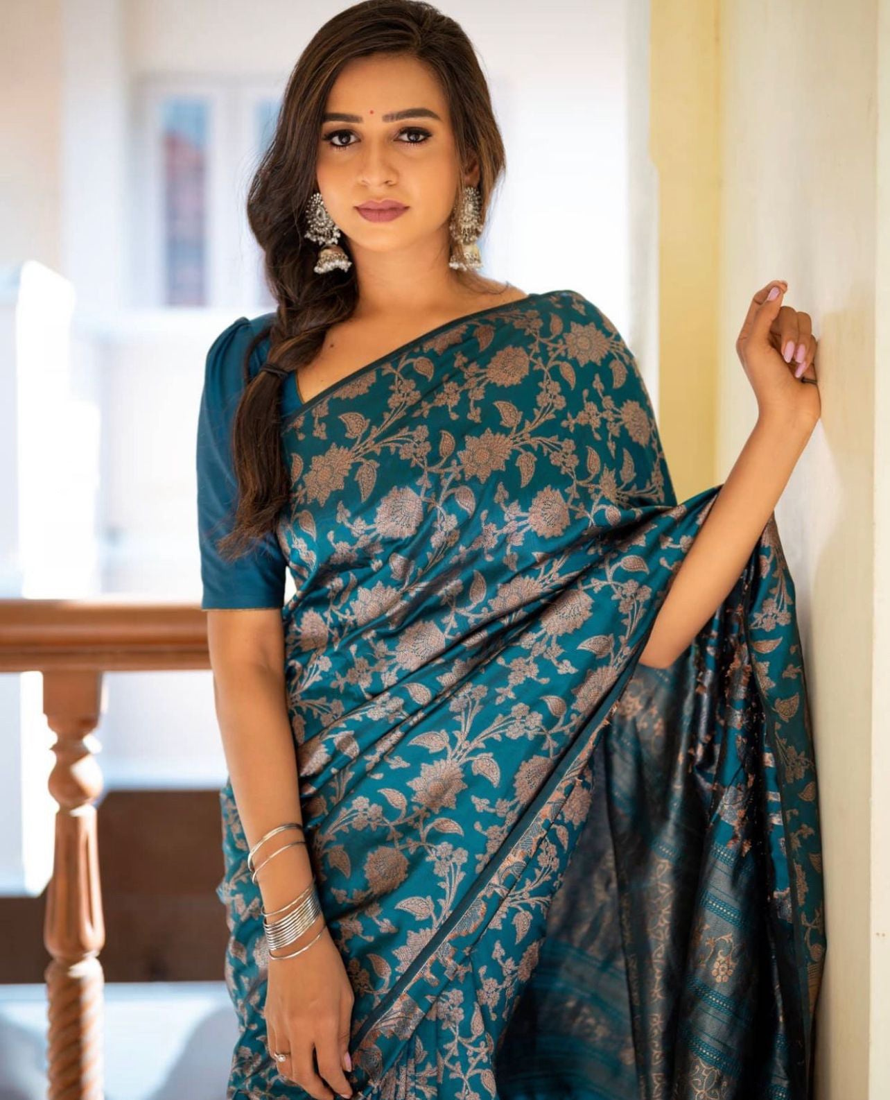 Beleaguer Rama Soft Silk Saree With Dissemble Blouse Piece