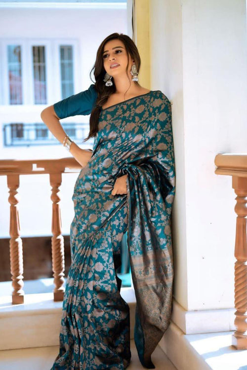 Load image into Gallery viewer, Fragrant Rama Soft Silk Saree With Woebegone Blouse Piece
