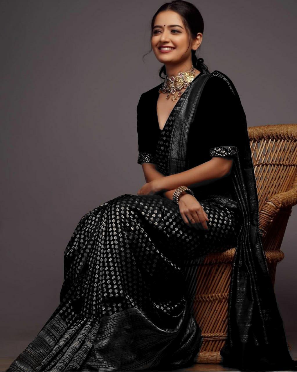 Tempting Black Soft Silk Saree With Devastating Blouse Piece