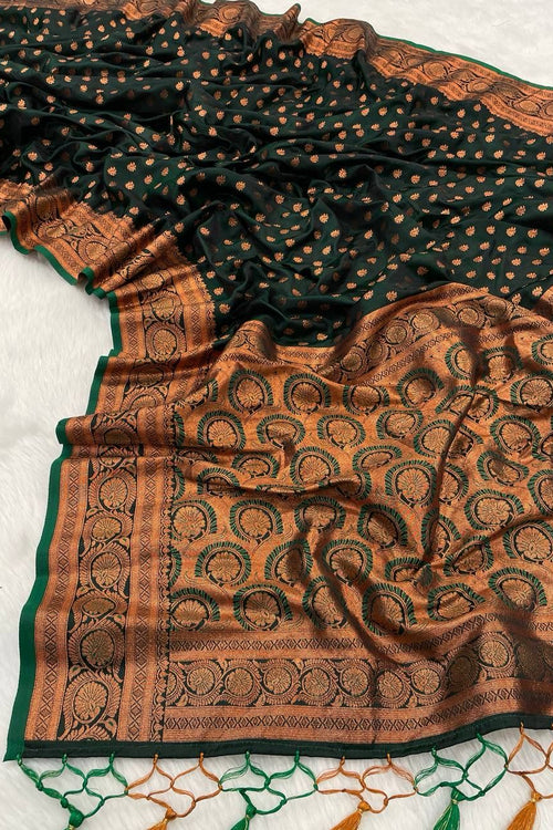 Load image into Gallery viewer, Flameboyant Dark Green Soft Banarasi Silk Saree With Admirable Blouse Piece
