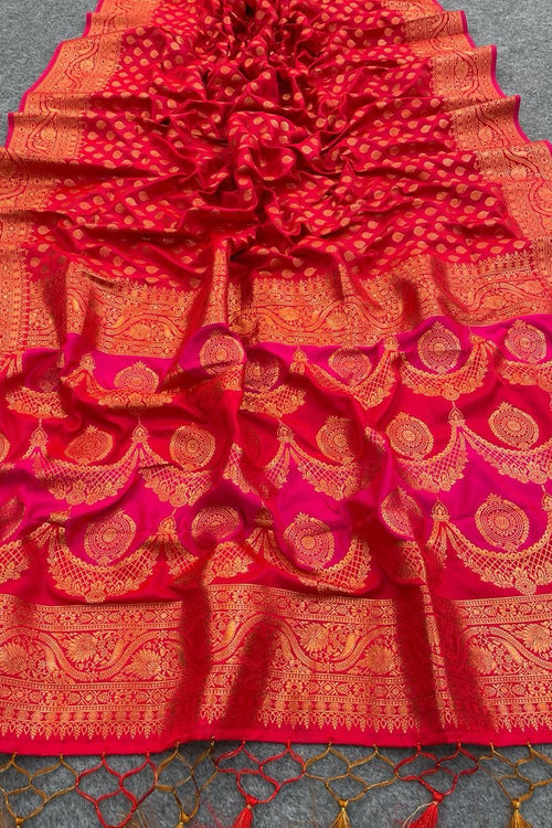 Load image into Gallery viewer, Conflate Red Soft Banarasi Silk Saree With Lissome Blouse Piece
