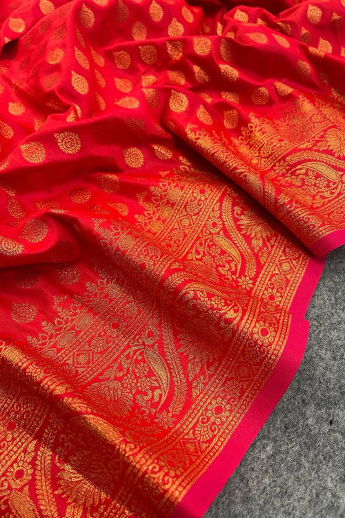 Load image into Gallery viewer, Conflate Red Soft Banarasi Silk Saree With Lissome Blouse Piece
