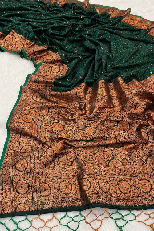 Load image into Gallery viewer, Flameboyant Dark Green Soft Banarasi Silk Saree With Exceptional Blouse Piece
