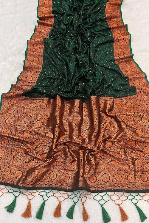 Load image into Gallery viewer, Flameboyant Dark Green Soft Banarasi Silk Saree With Exceptional Blouse Piece
