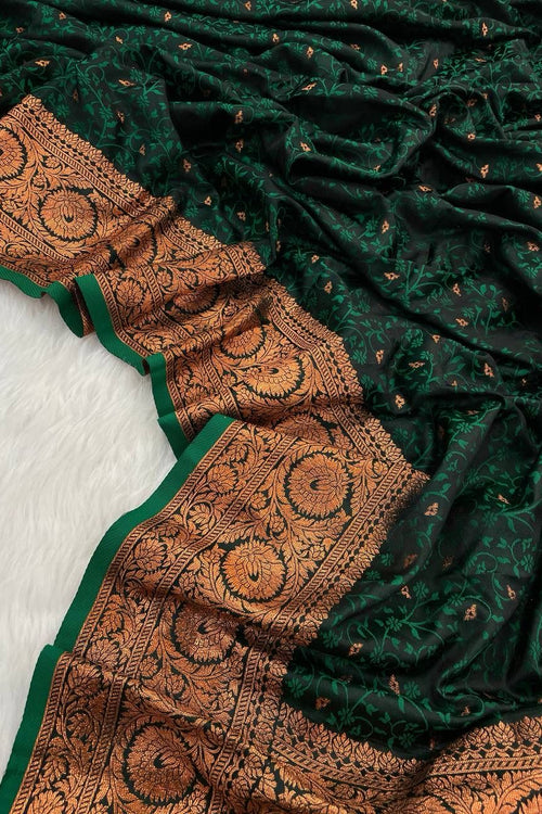 Load image into Gallery viewer, Flameboyant Dark Green Soft Banarasi Silk Saree With Exceptional Blouse Piece
