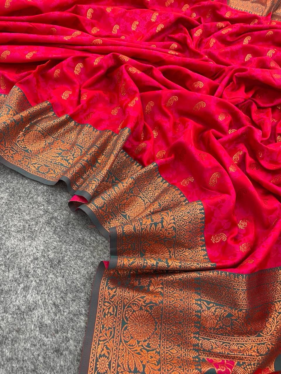 Exquisite Dark Pink Soft Banarasi Silk Saree With Demure Blouse Piece