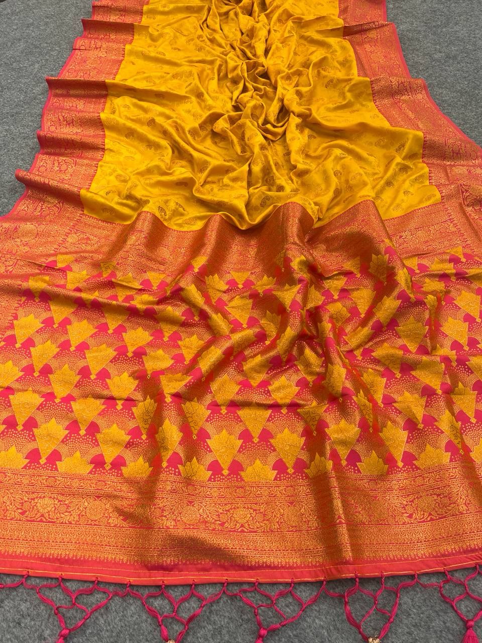 Mellifluous Yellow Soft Banarasi Silk Saree With Denouement Blouse Piece