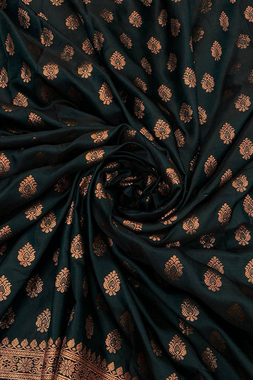 Load image into Gallery viewer, Exquisite Dark Green Soft Banarasi Silk Saree With Snappy Blouse Piece
