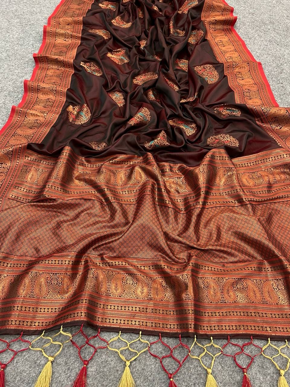 Imbrication Brown Soft Banarasi Silk Saree With Enthralling Blouse Piece