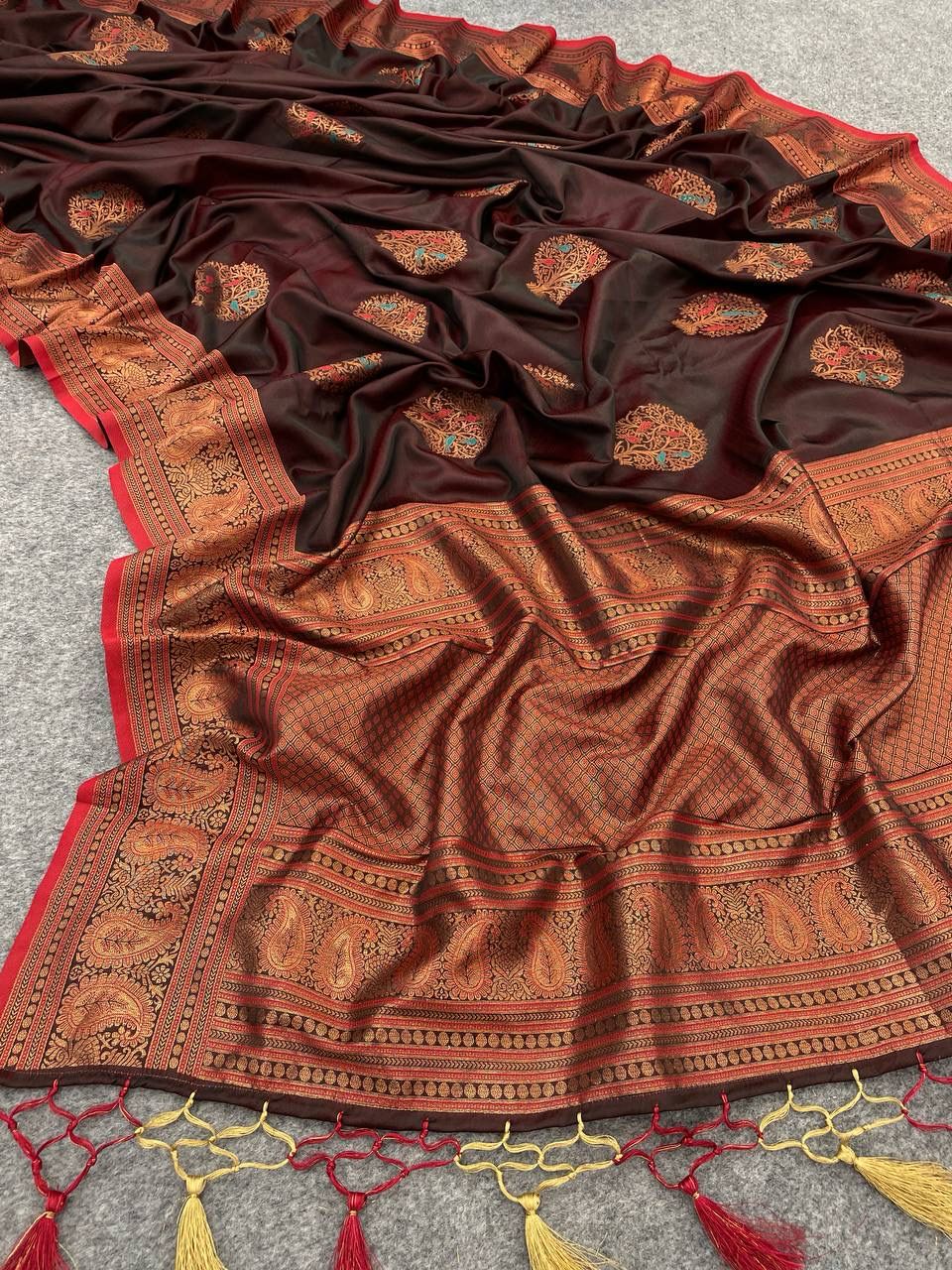 Imbrication Brown Soft Banarasi Silk Saree With Enthralling Blouse Piece