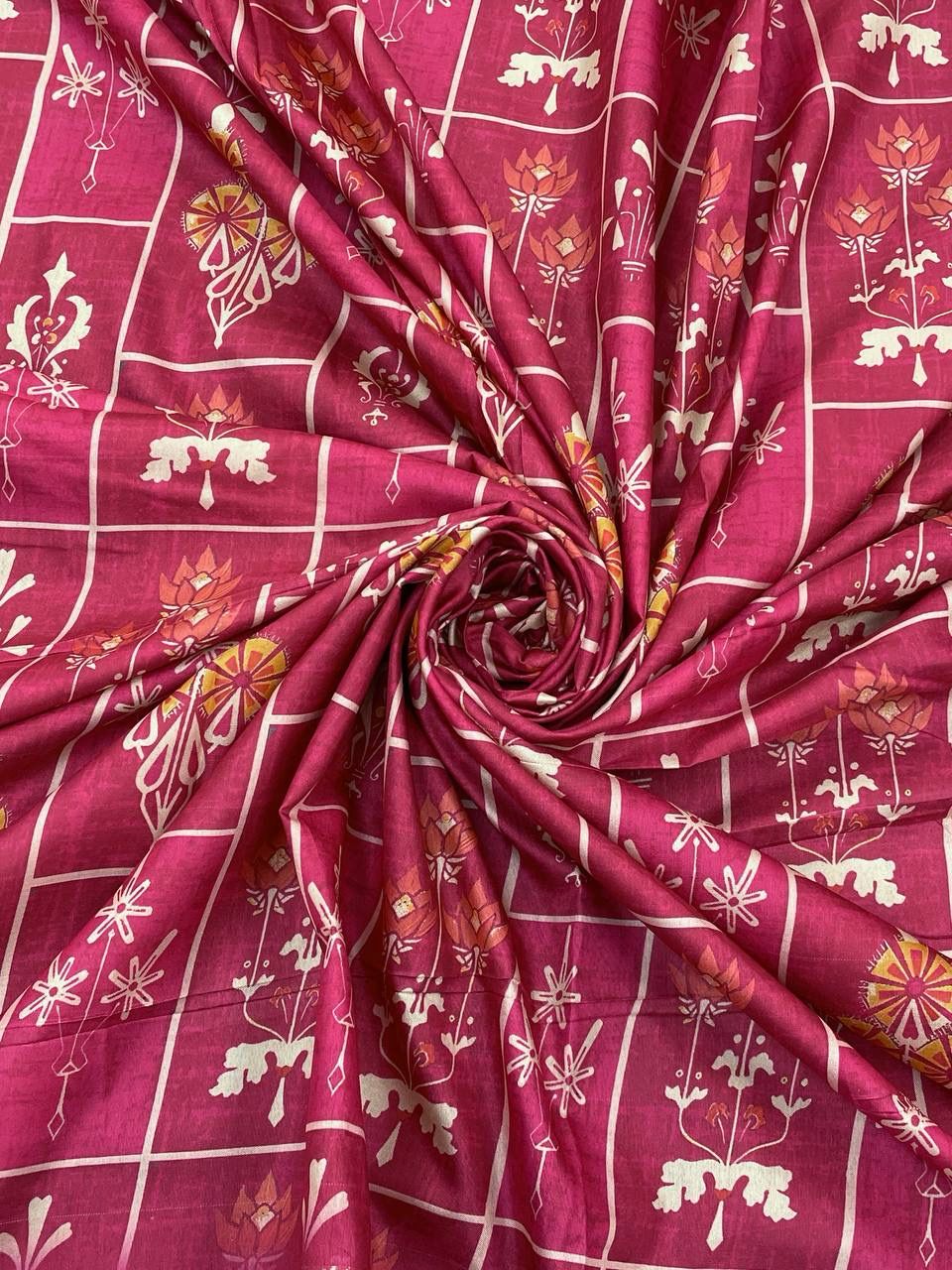 Entrancing Dark Pink Digital Printed Dola Silk Saree With Allure Blouse Piece