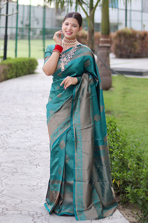 Load image into Gallery viewer, Extraordinary Rama Soft Banarasi Silk Saree With Alluring Blouse Piece
