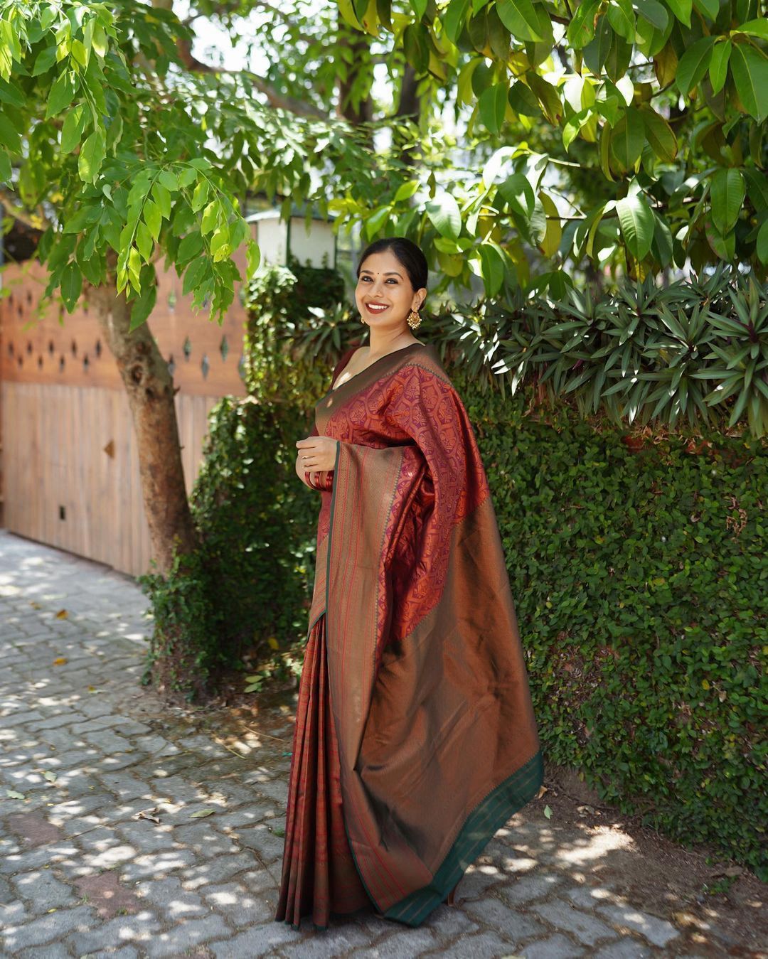 Gleaming Maroon Soft Silk Saree With Charming Blouse Piece