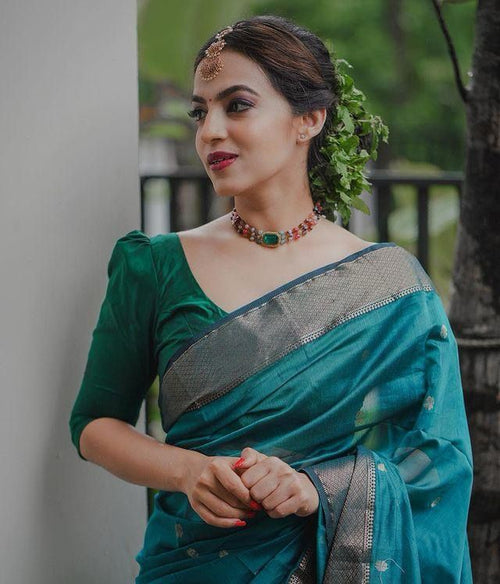 Load image into Gallery viewer, Serendipity Rama Soft Silk Saree With Ravishing Blouse Piece
