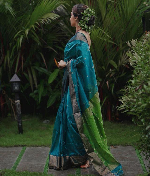 Load image into Gallery viewer, Serendipity Rama Soft Silk Saree With Ravishing Blouse Piece
