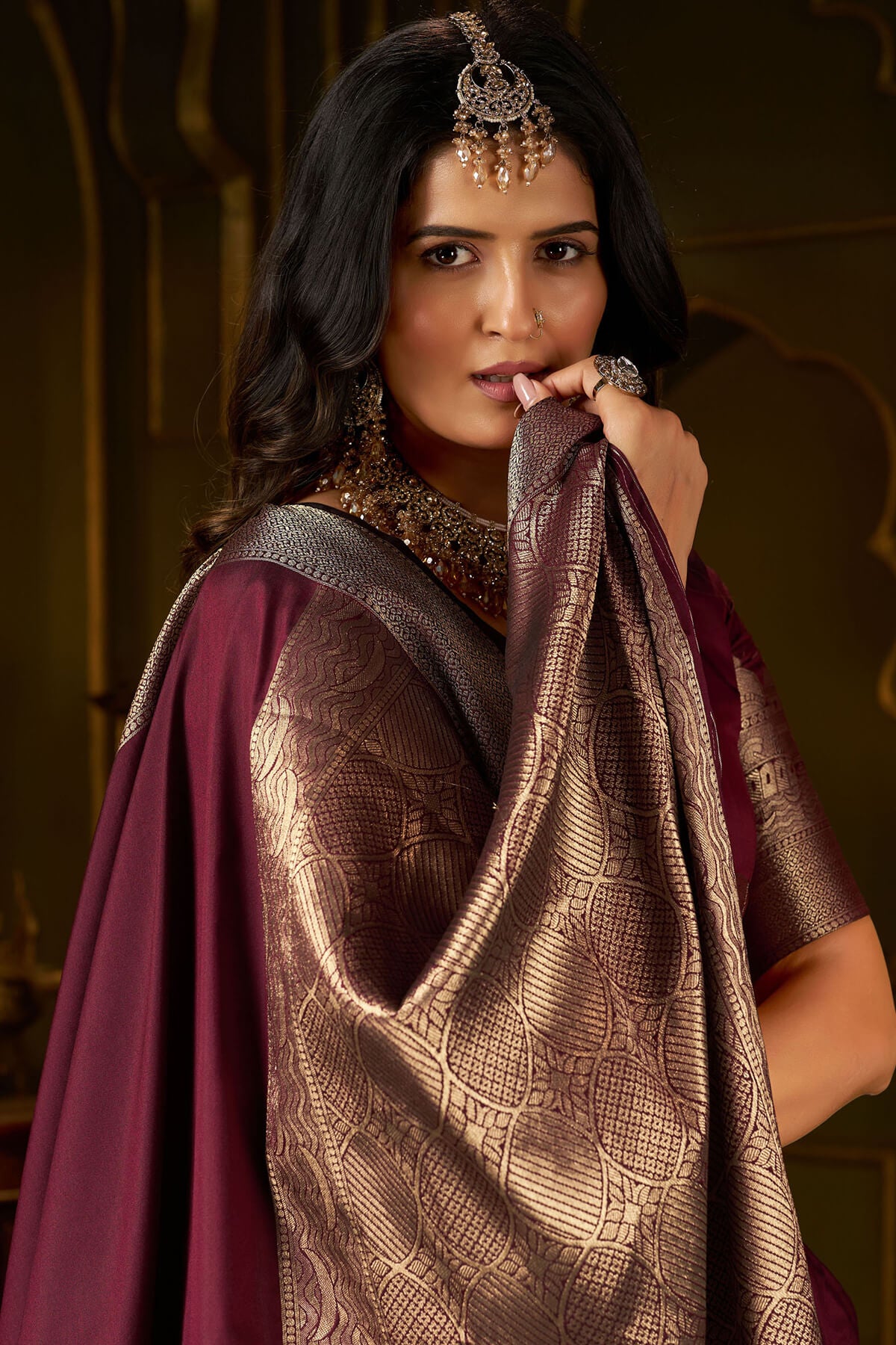 Scrupulous Wine Pure Banarasi Silk Saree With Opulent Blouse Piece