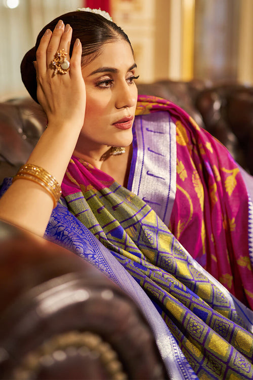 Load image into Gallery viewer, Charming Dark Pink Soft Banarasi Silk Saree With Radiant Blouse Piece
