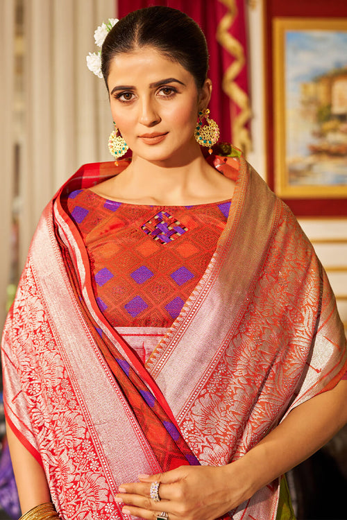 Load image into Gallery viewer, Entrancing Mehndi Soft Banarasi Silk Saree With Demesne Blouse Piece
